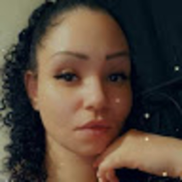 Meet your Posher, Toya - Picture 1 of 1